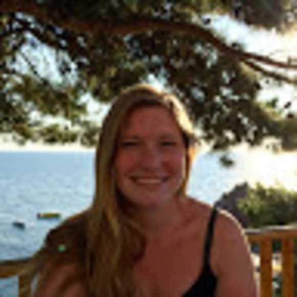 Meet your Posher, Lydia - Picture 1 of 1